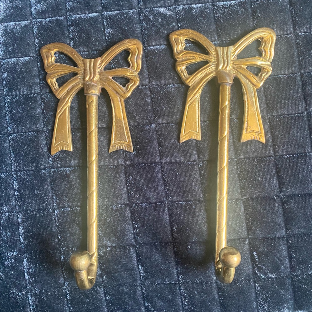 Vintage Brass Ribbon Bow Wall Hook for Towels, Coats, Robes, Jewelry